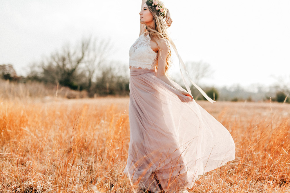 Oklahoma-Wedding-Photogapher-_-a-whimsical-romantic-bohemian-bridal-portrait-session-by-Emily-Nicole-Photo-_--9