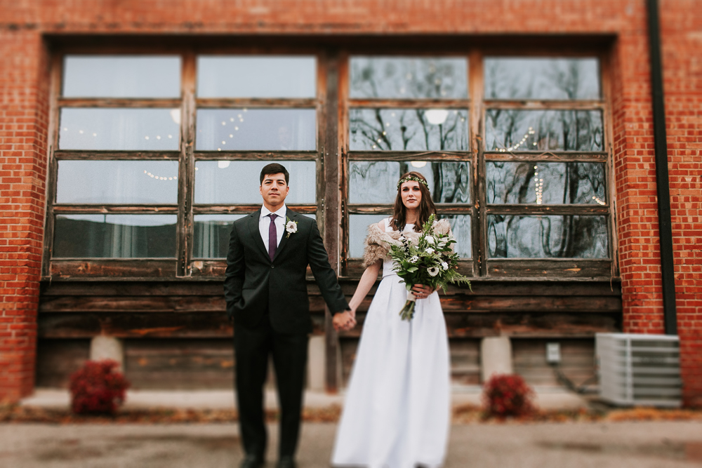 Oklahoma-Wedding-Photogapher-_-modern-wedding-at-The-Hall-at-the-Railhouse-by-Emily-Nicole-Photo-_-1-14-17-11