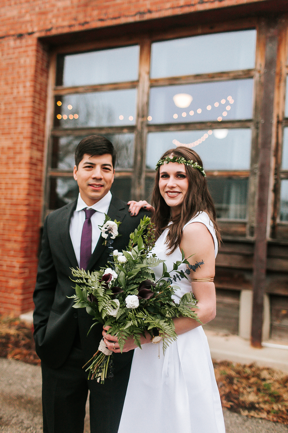 Oklahoma-Wedding-Photogapher-_-modern-wedding-at-The-Hall-at-the-Railhouse-by-Emily-Nicole-Photo-_-1-14-17-13