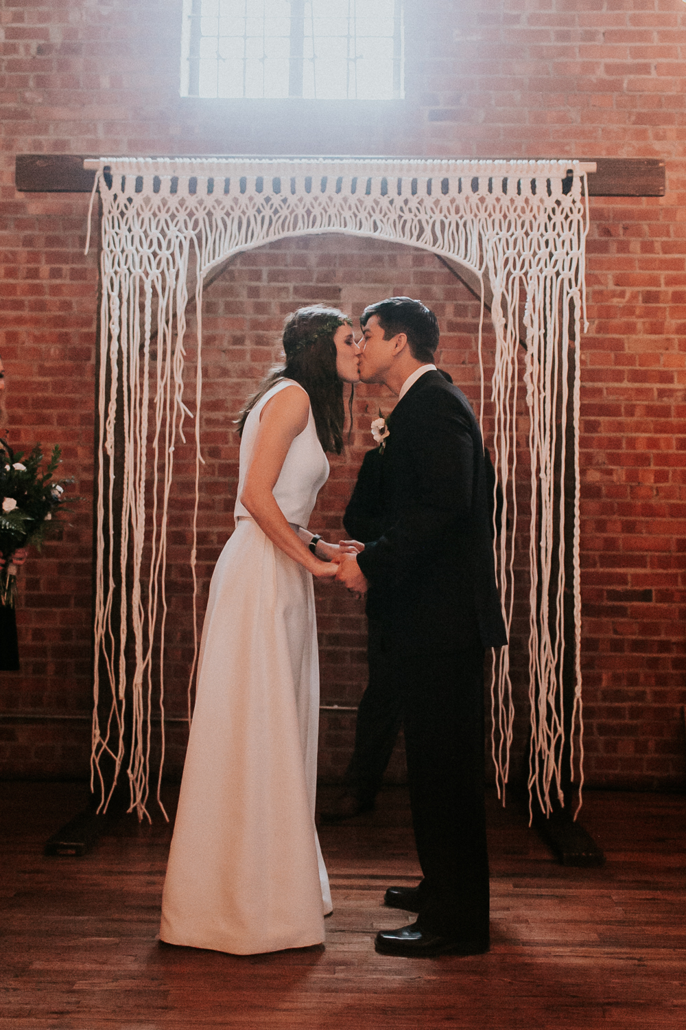 Oklahoma-Wedding-Photogapher-_-modern-wedding-at-The-Hall-at-the-Railhouse-by-Emily-Nicole-Photo-_-1-14-17-9