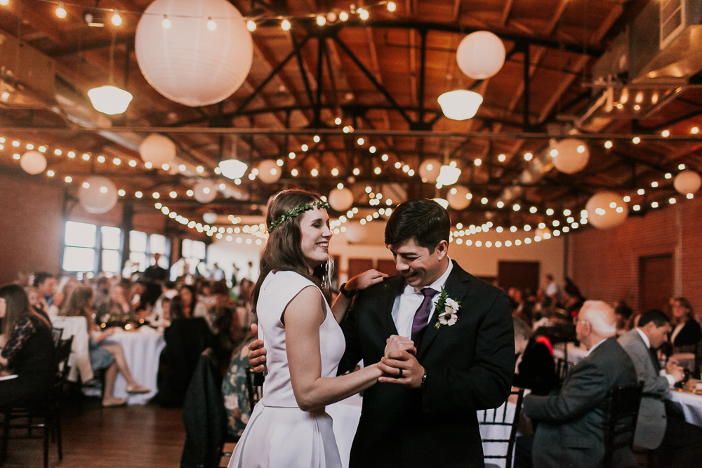 Oklahoma-Wedding-Photogapher-_-modern-wedding-at-The-Hall-at-the-Railhouse-by-Emily-Nicole-Photo-_-1-14-17-26
